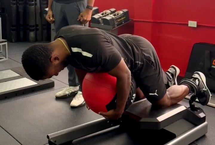 WhatsApp Video 2025-08-28 at 20.44.36-00.00.21.912